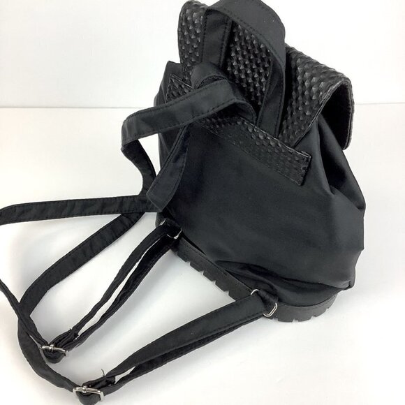 𝅺y2k MINI BACKPACK - Picture 4 of 5